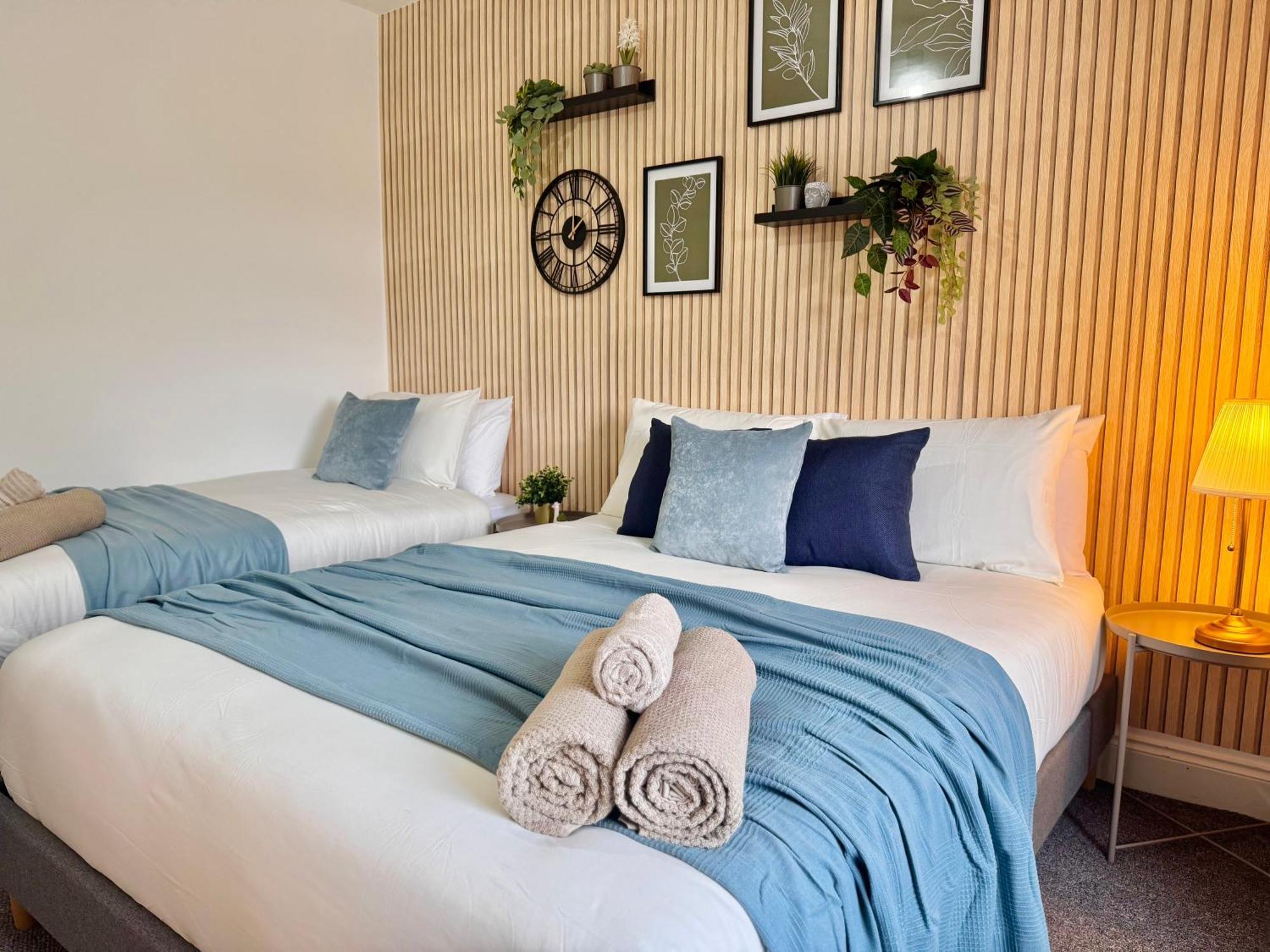 Apartment Convenient 2-bed 30min To *