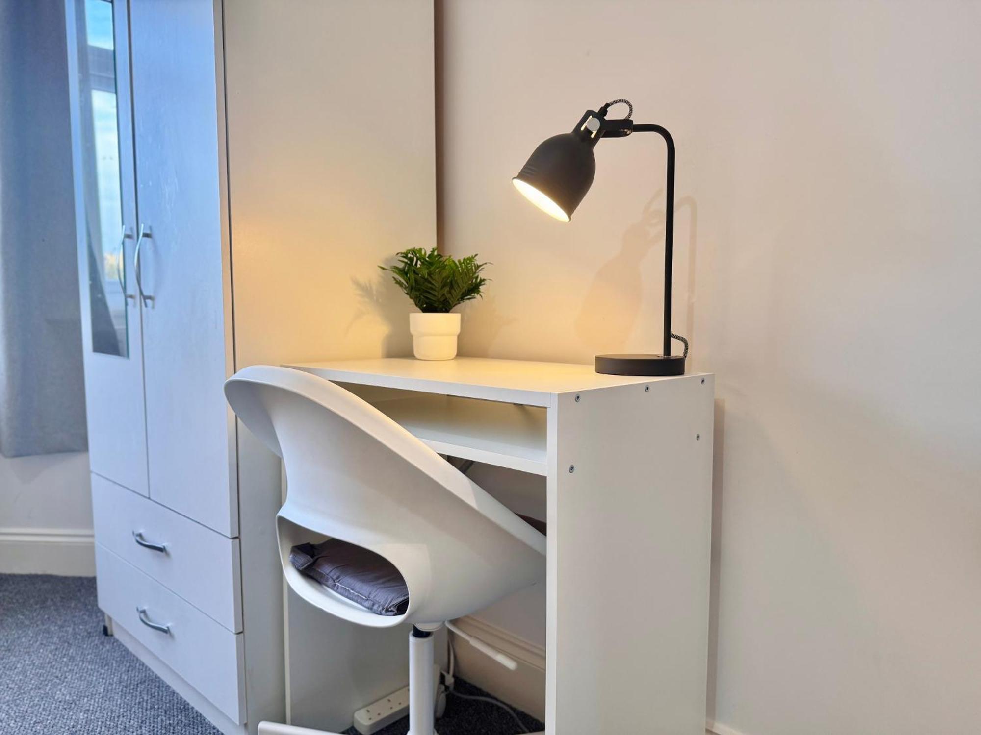 Convenient 2-bed 30min To Apartment London