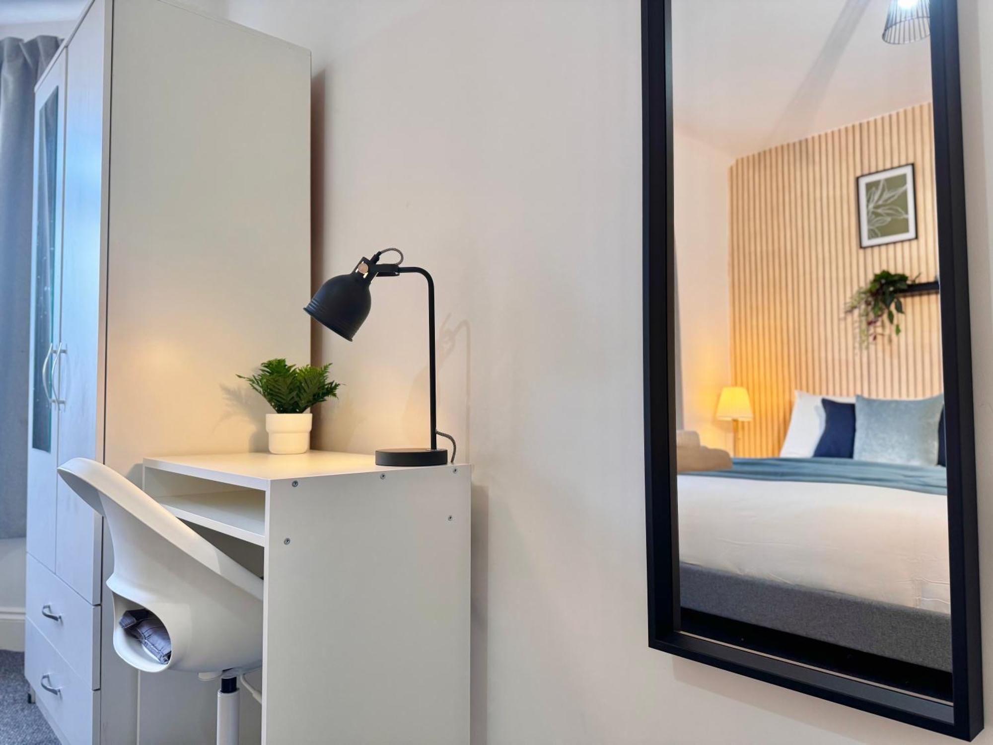Convenient 2-bed 30min To London