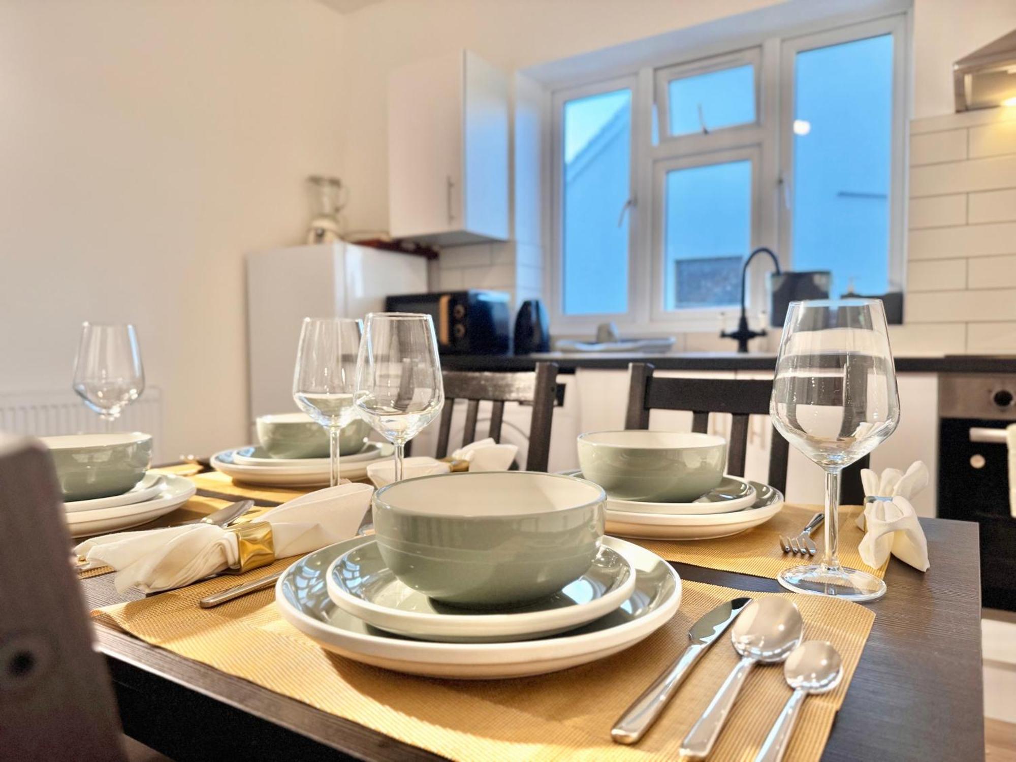 Apartment Convenient 2-bed 30min To London