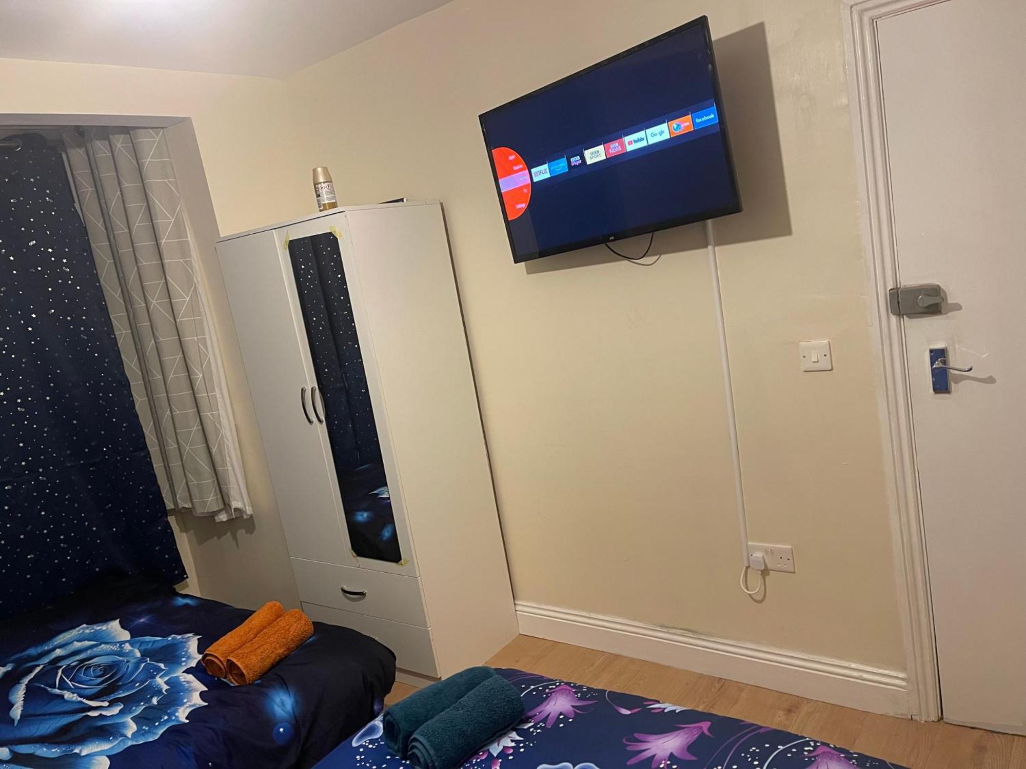 Deluxe Excel Airport Luxury London