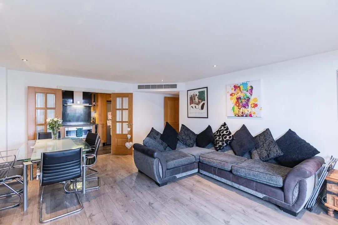 Apartment Luxury 2 Bedroom Flat In Chelsea Harbour,