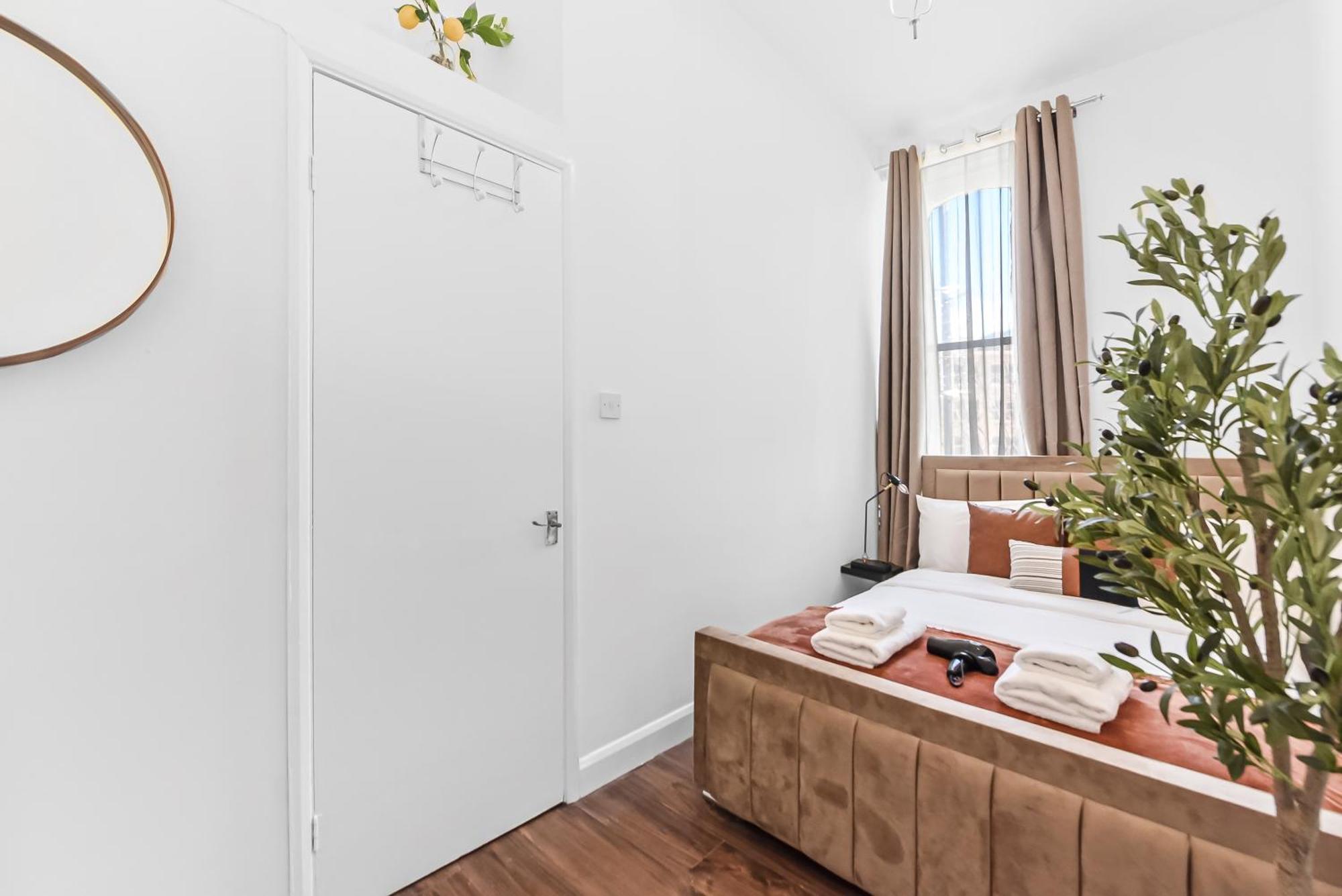 Prime Location In Camden 4 Mins To Kings Cross, 1 Mins To Euston * Londen