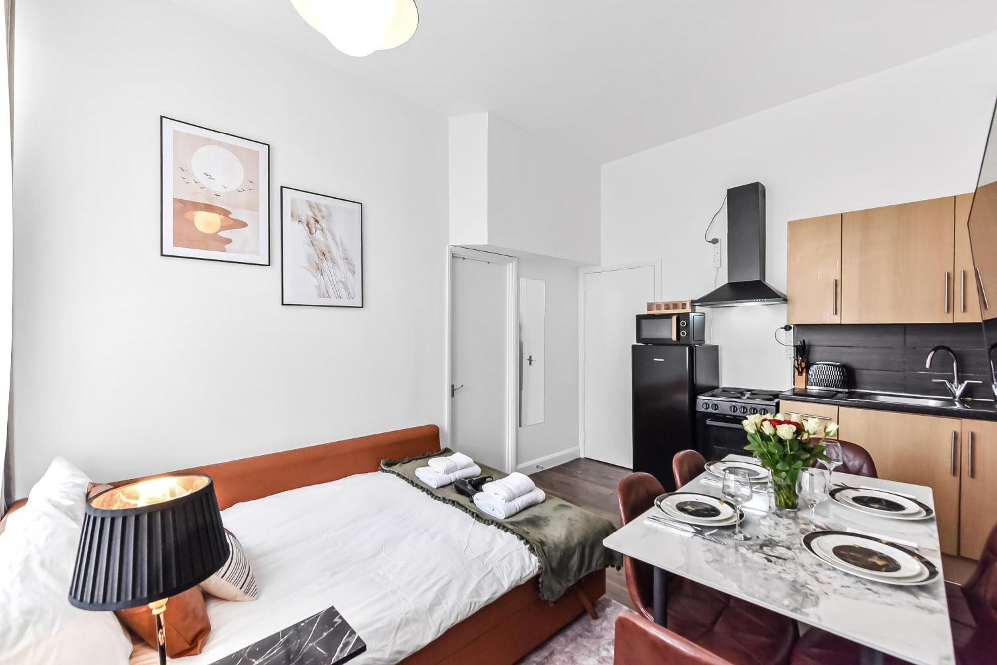 Prime Location In Camden 4 Mins To Kings Cross, 1 Mins To Euston * Londen