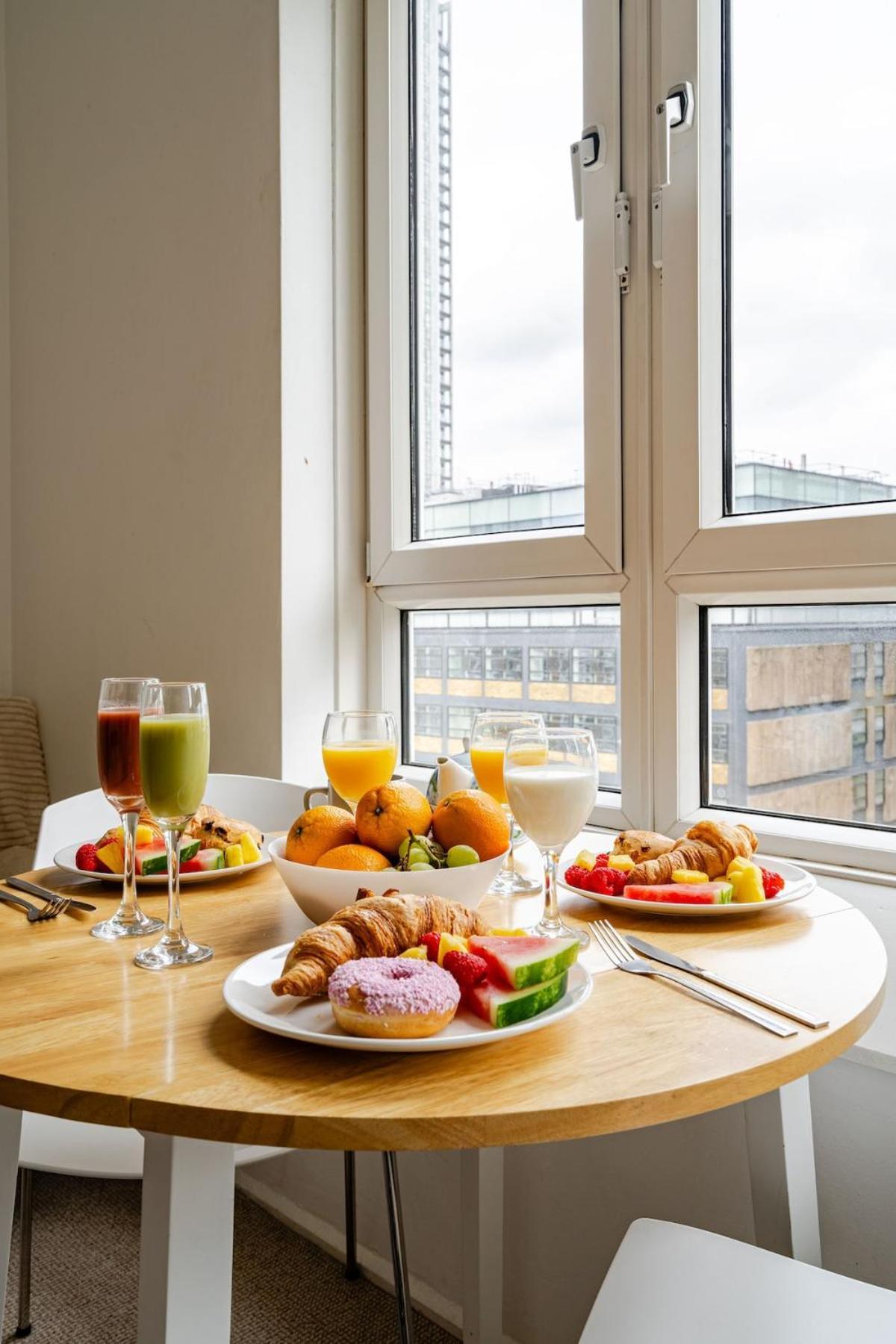 Apartment Skyline Loft Life In Old Street Up To 6 People! London
