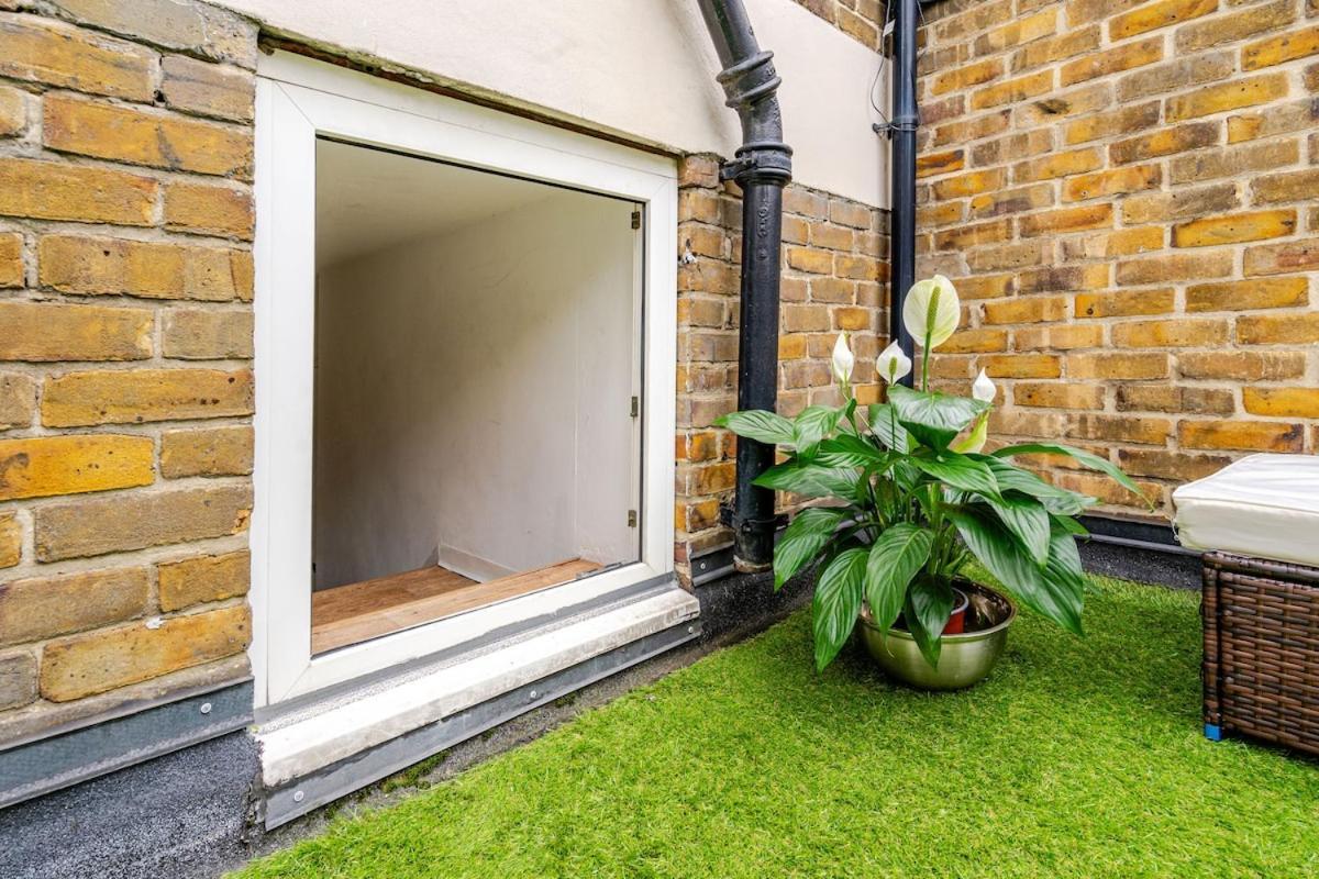 Apartment Skyline Loft Life In Old Street Up To 6 People! London