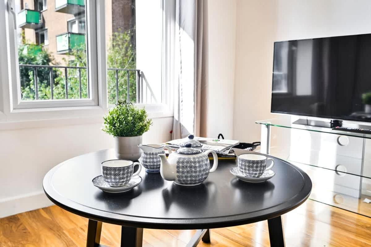 Apartment Spacious 2 Bed Duplex - Zone 1 - Workspace *