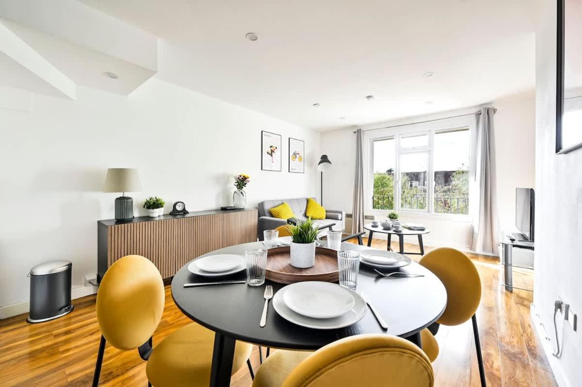 Spacious 2 Bed Duplex - Zone 1 - Workspace * London