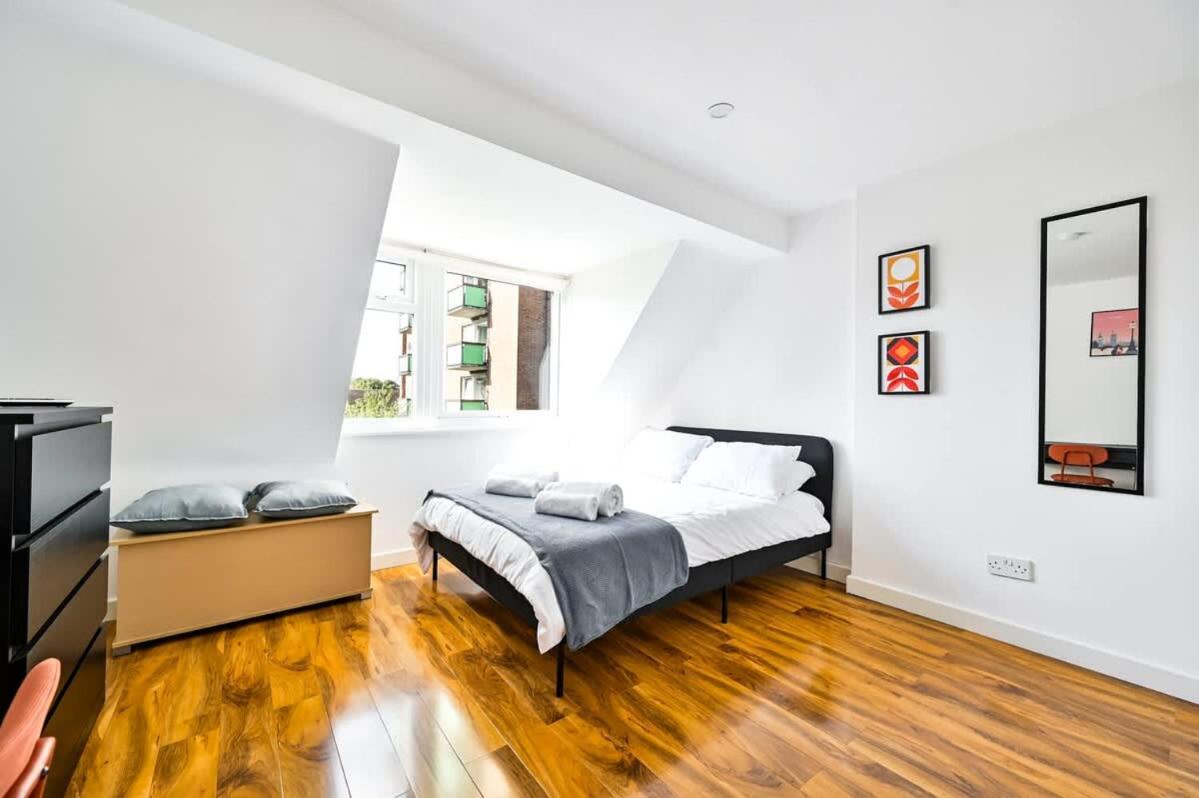 Spacious 2 Bed Duplex - Zone 1 - Workspace * London