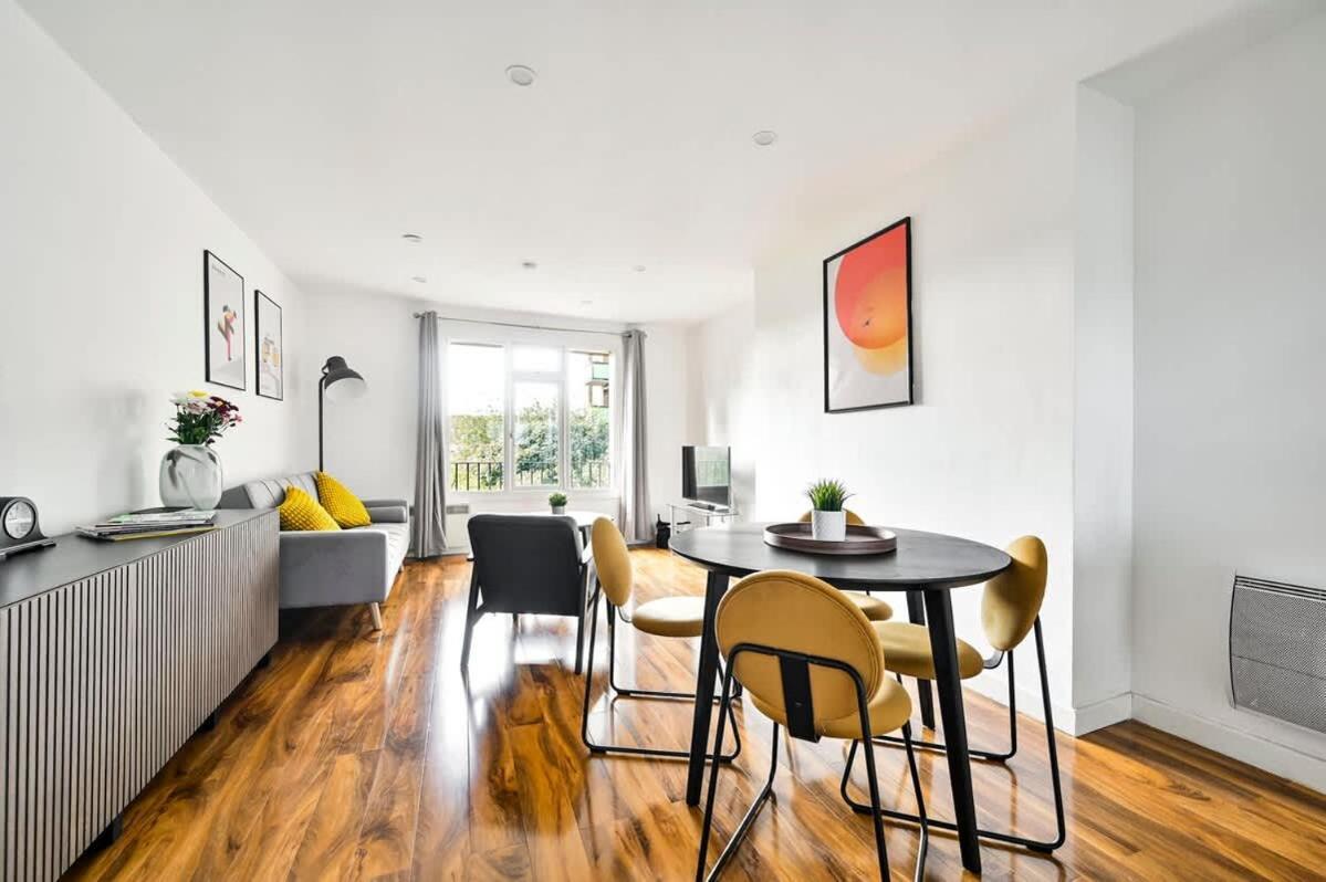 Apartment Spacious 2 Bed Duplex - Zone 1 - Workspace *