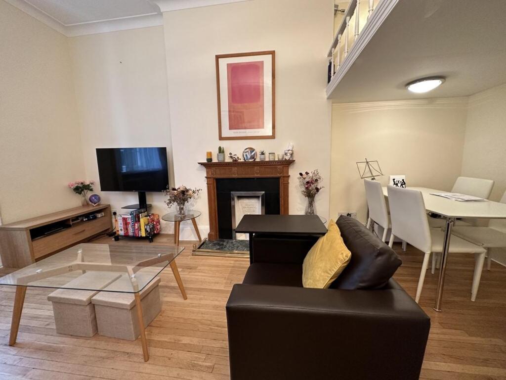 Two Double Mezzanine In Paddington Londen