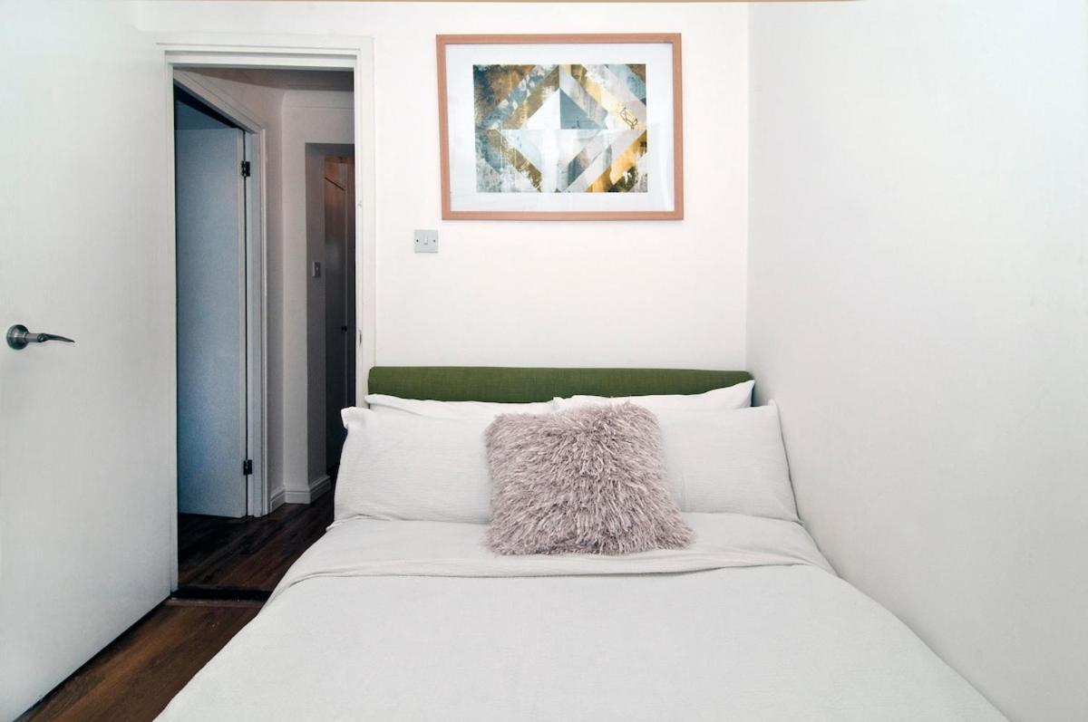 Apartamento Luxurious Zone 2, One Stop Bridge!