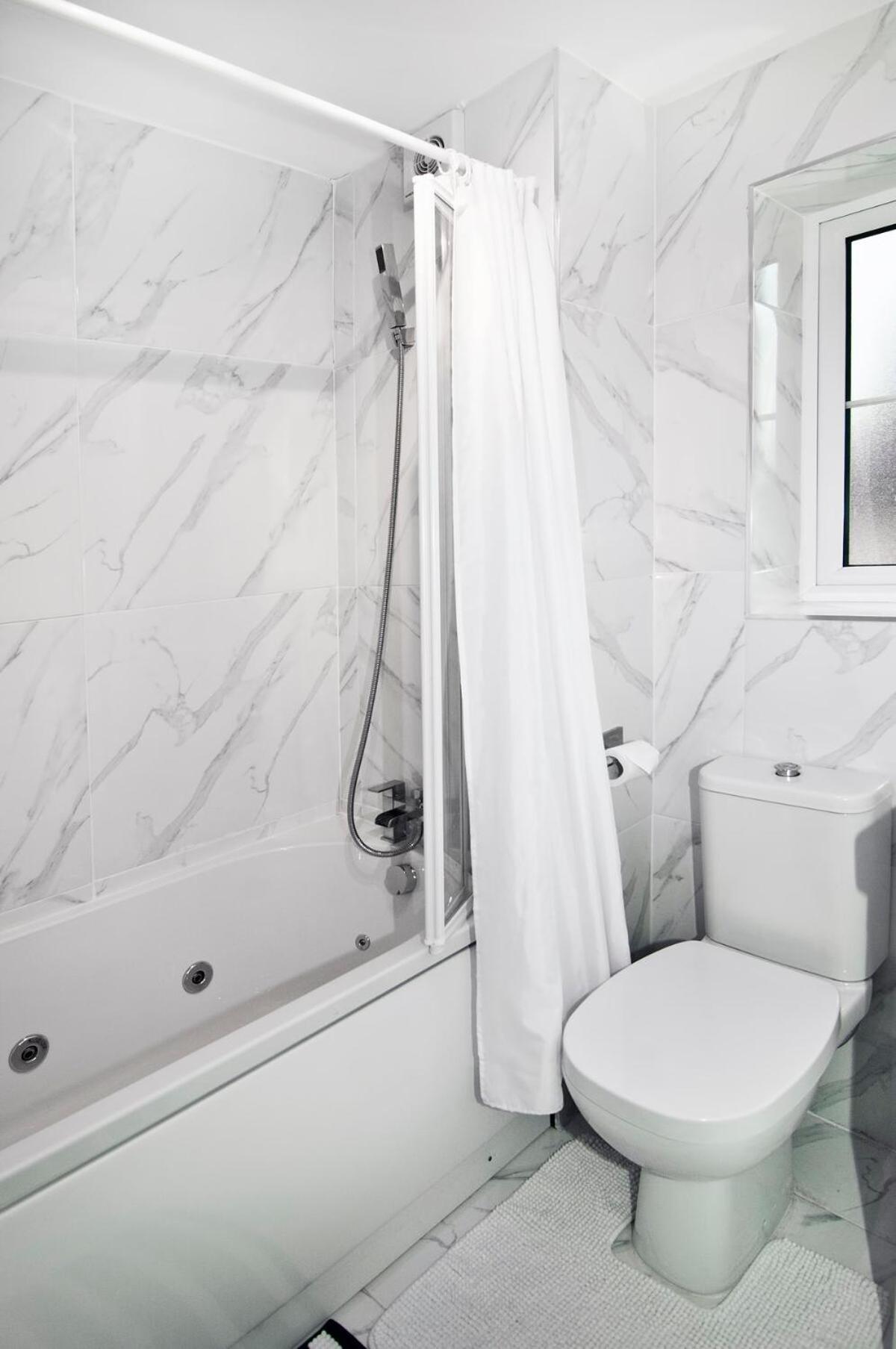 Apartment Luxurious Zone 2, One Stop Bridge! *