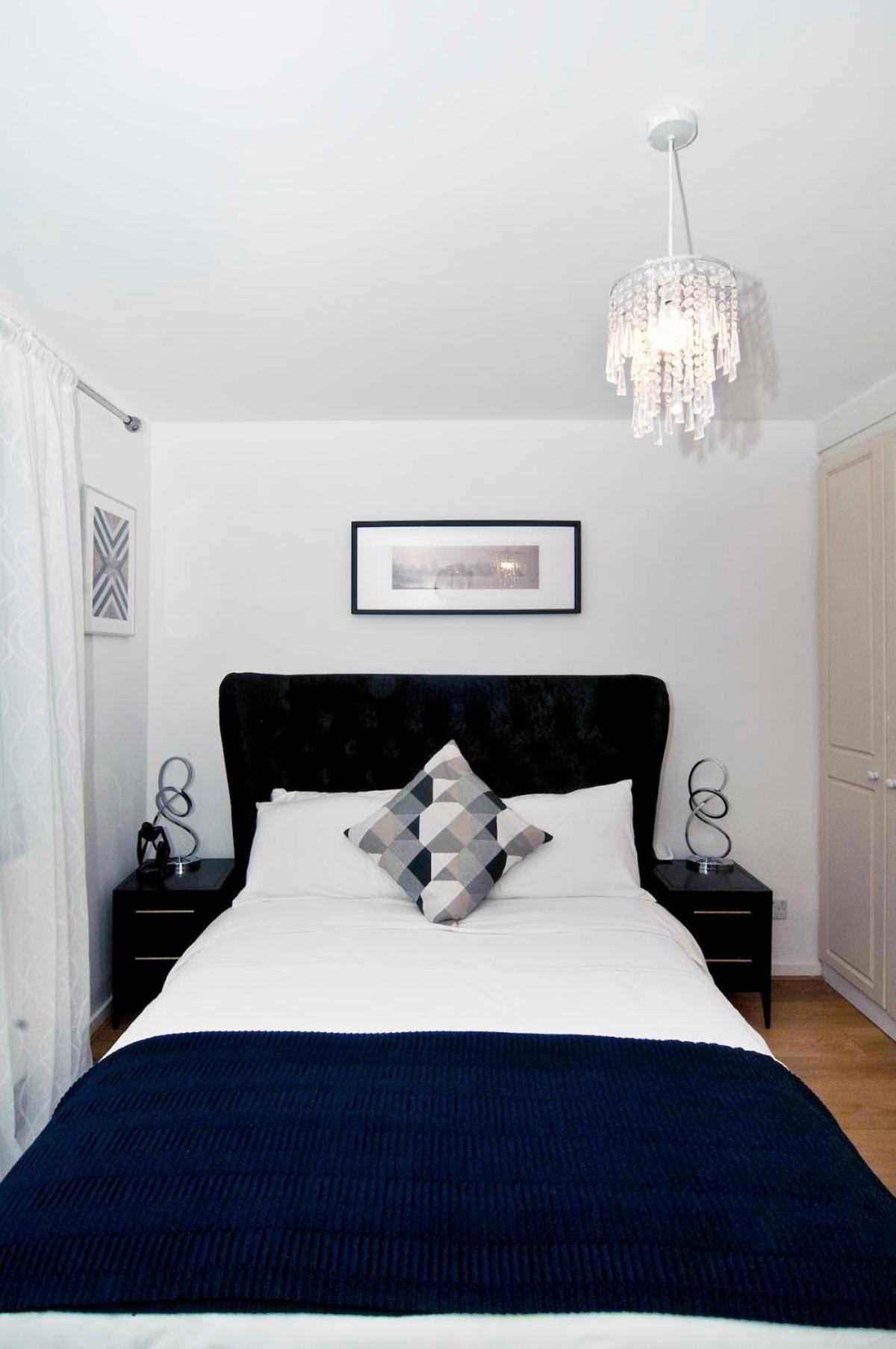 Luxurious Zone 2, One Stop Bridge! * London