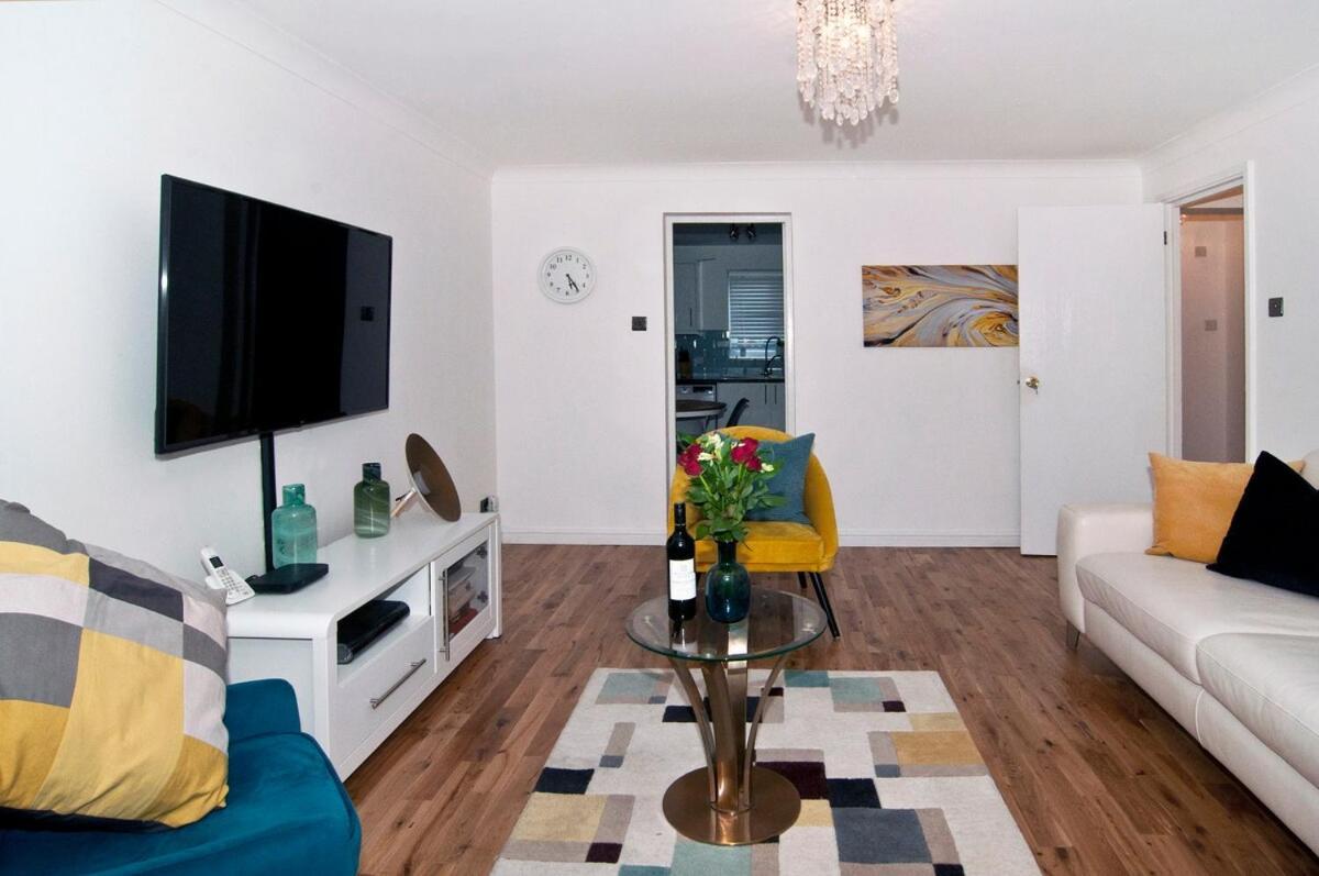 Luxurious Zone 2, One Stop Bridge! Apartamento *