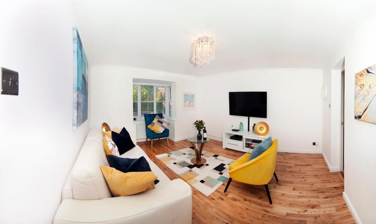 Apartment Luxurious Zone 2, One Stop Bridge! *