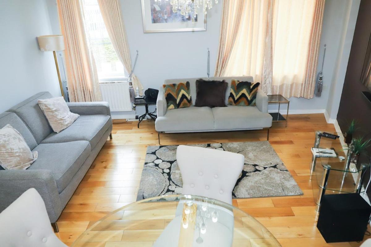 Great Location, Direct Links To Bridge! *