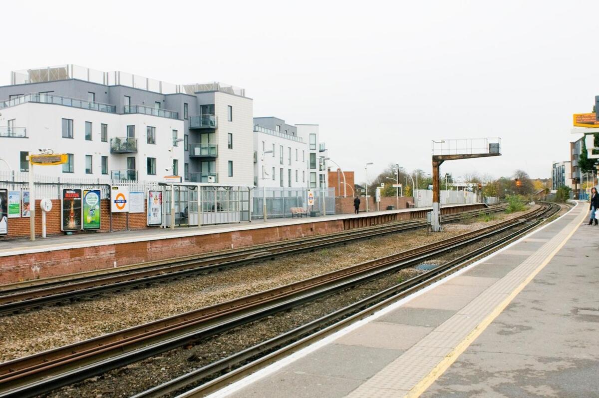 Great Location, Direct Links To Bridge!