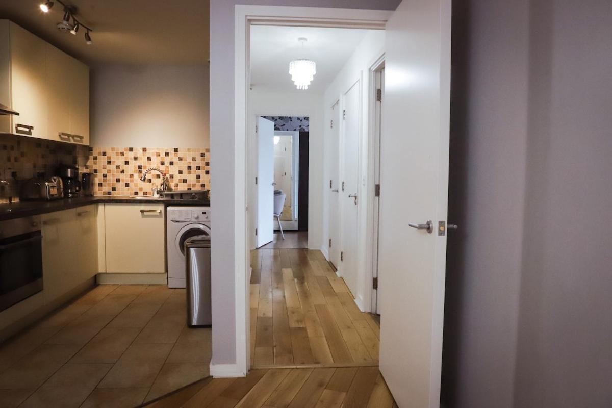 Great Location, Direct Links To Bridge! Apartment