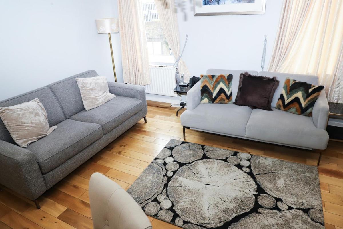 Apartment Great Location, Direct Links To Bridge! *