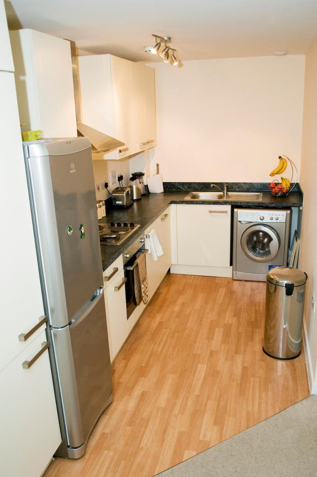 Apartment Great Location, Direct Links To Bridge! *