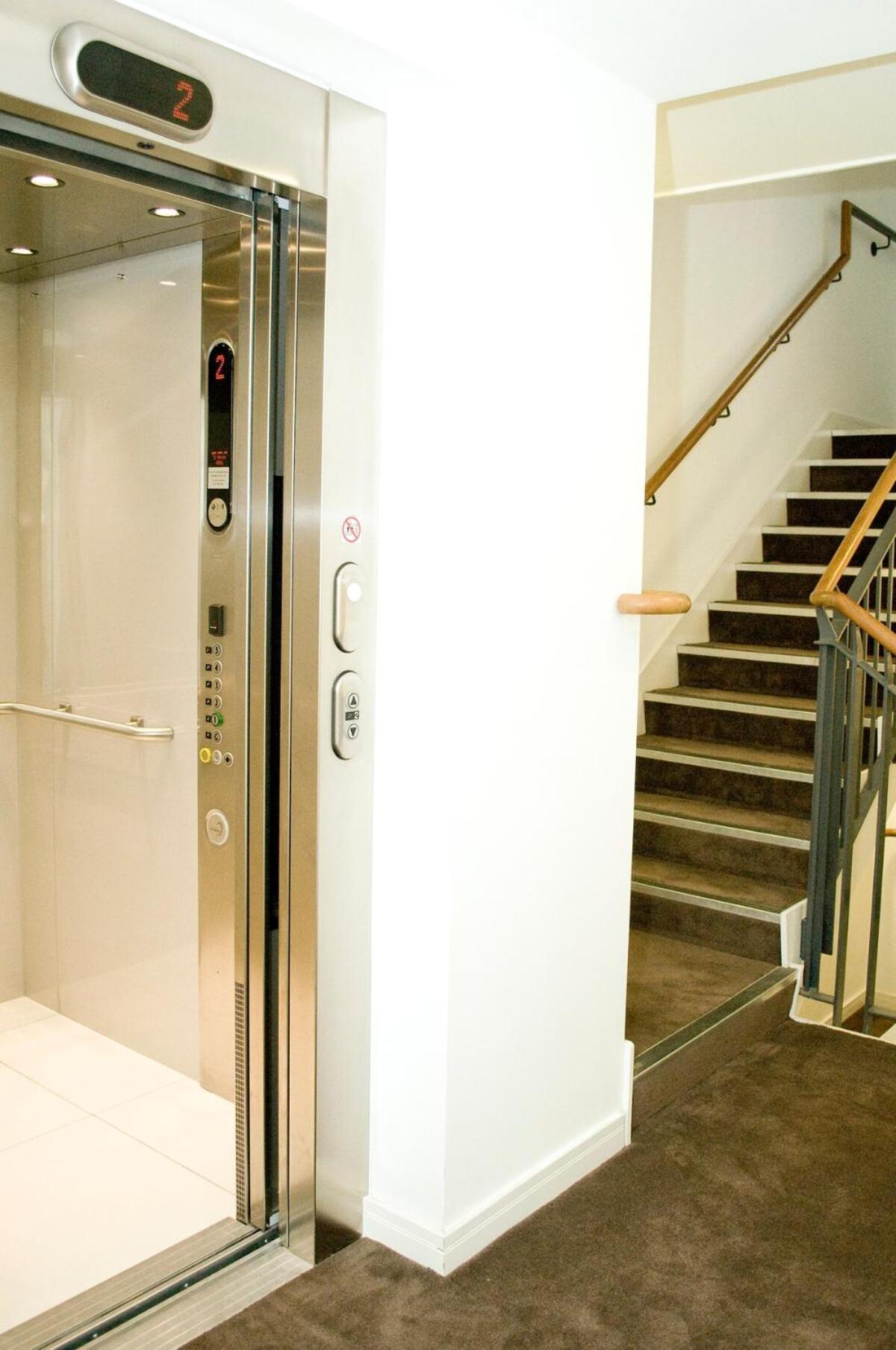 Great Location, Direct Links To Bridge! London