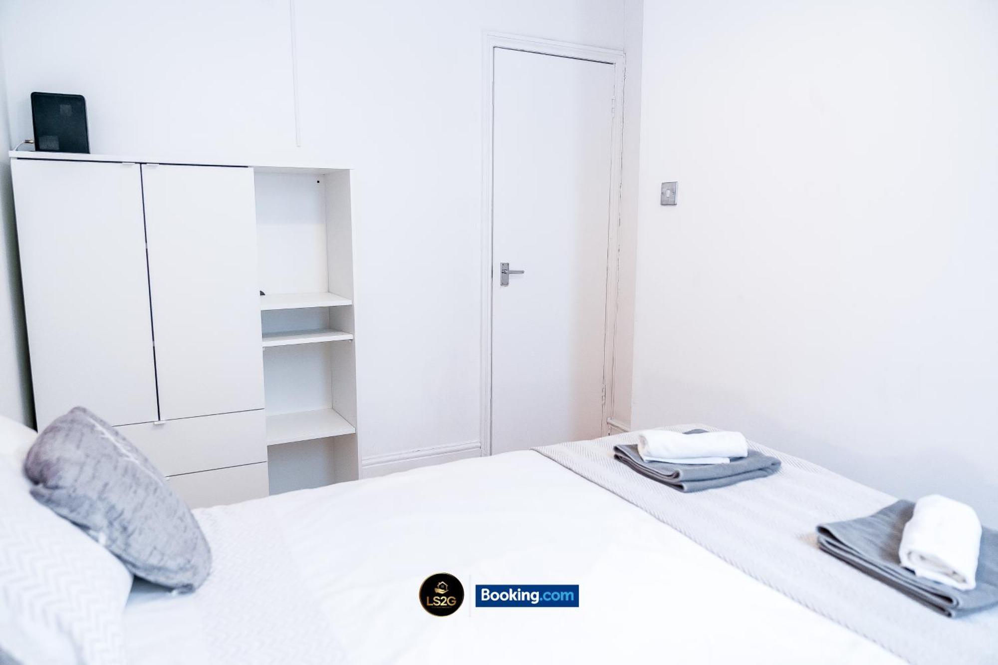 And Cozy 2br By Ls2g Short Lets & Serviced Greater With Free Wifi *