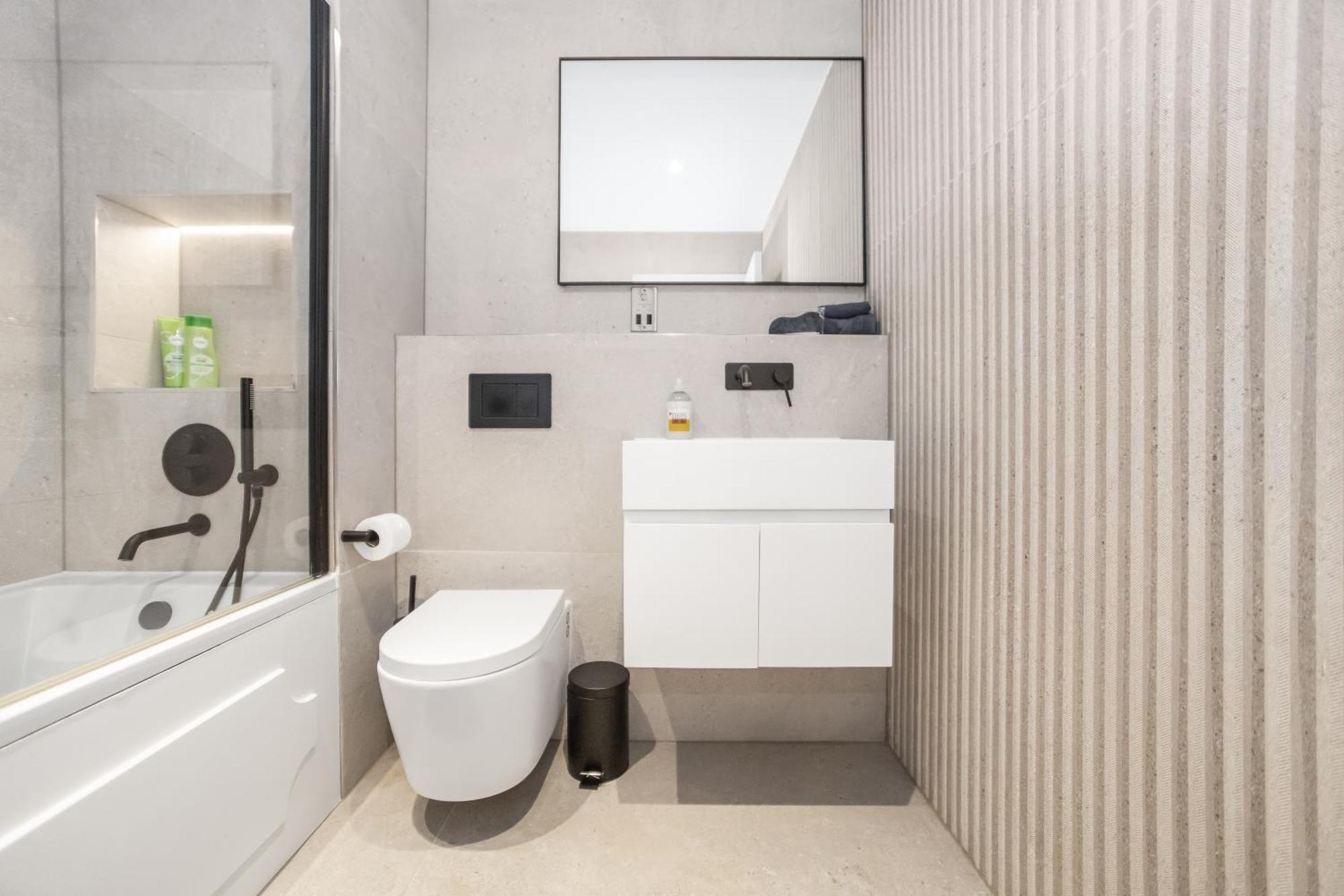 Luxury Living - Fulham Apartment