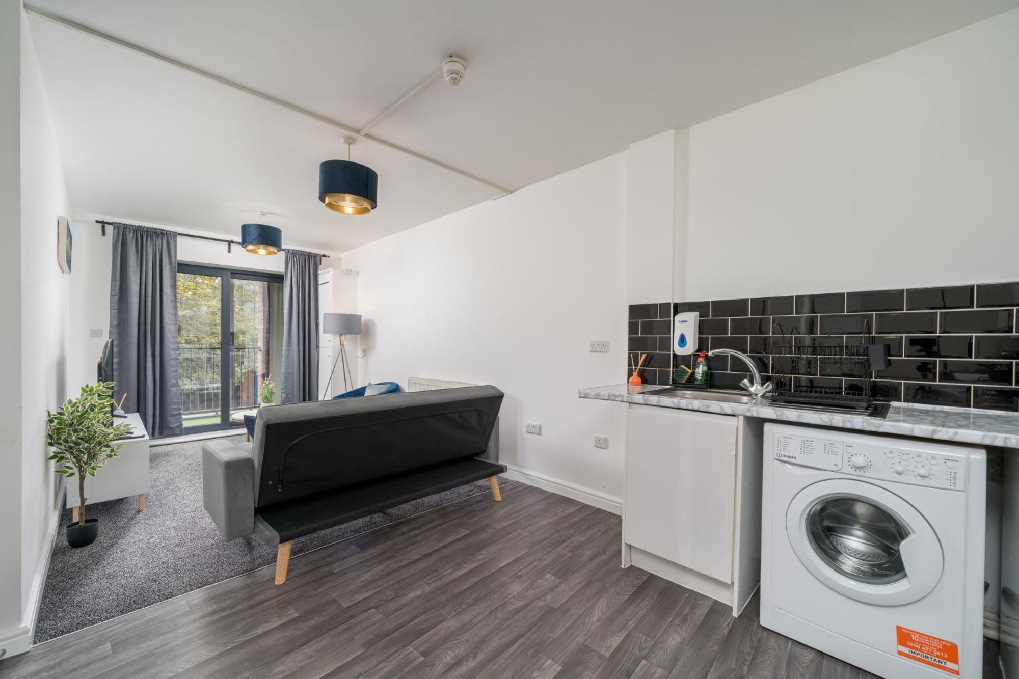3bed Near Canning Town Stn Balcony Location Apartment London