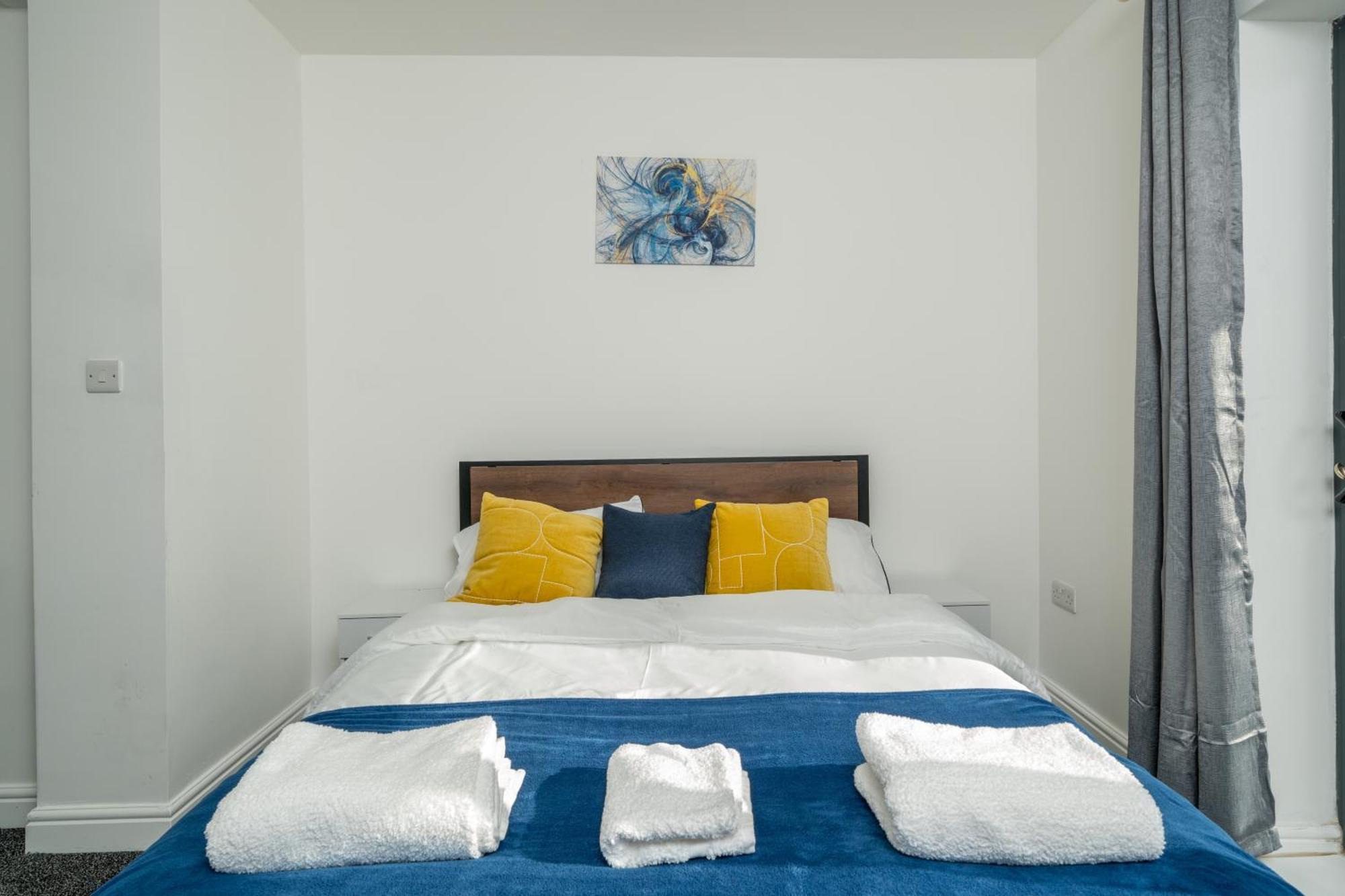 3bed Near Canning Town Stn Balcony Location London