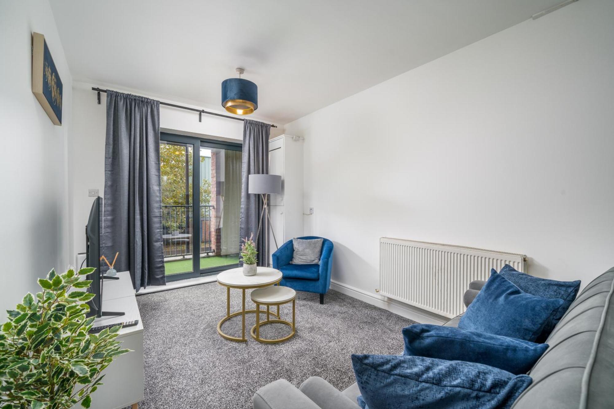 3bed Near Canning Town Stn Balcony Location Apartment *