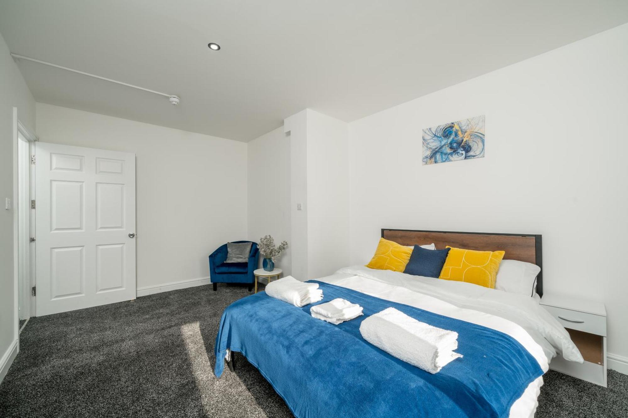 3bed Near Canning Town Stn Balcony Location