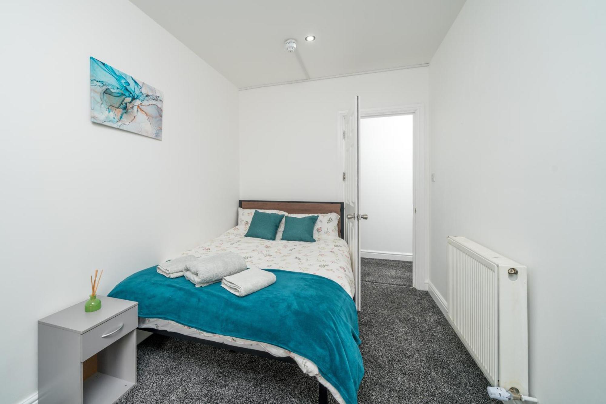 3bed Near Canning Town Stn Balcony Location Apartment