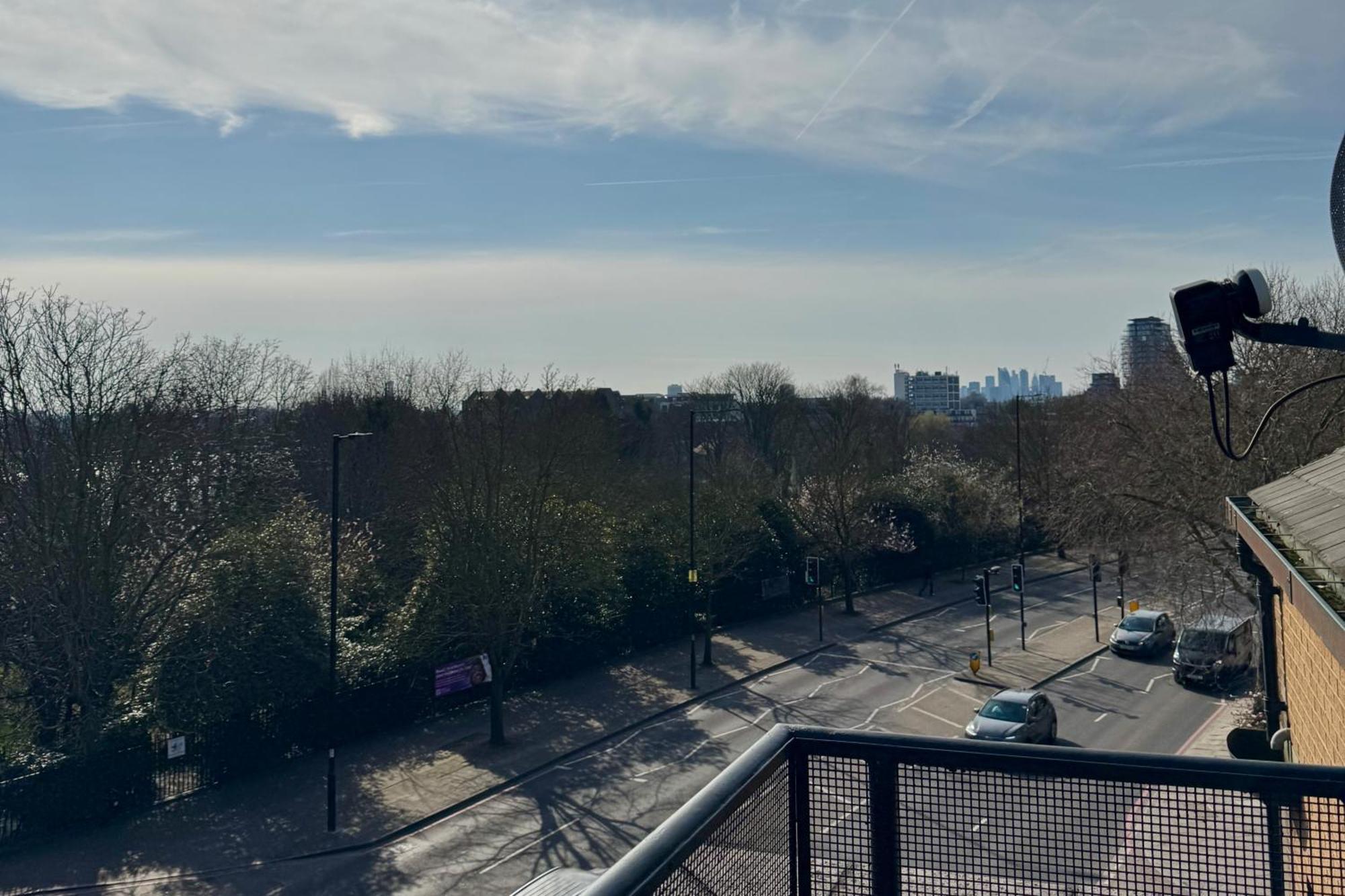 Apartment Stylish 1 Bed - Sleeps 4 & Free Parking *