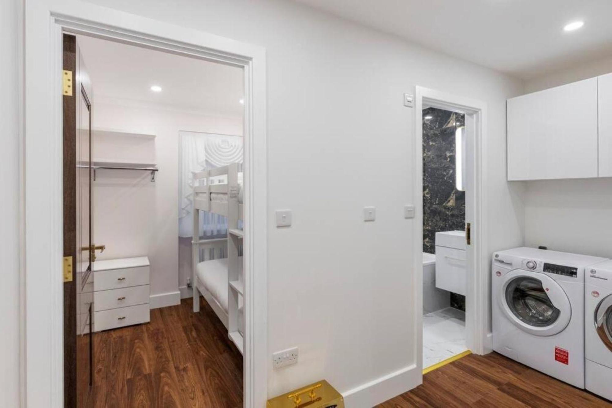 Apartment Metro Majesty 5-bedroom Gem In South Tottenham