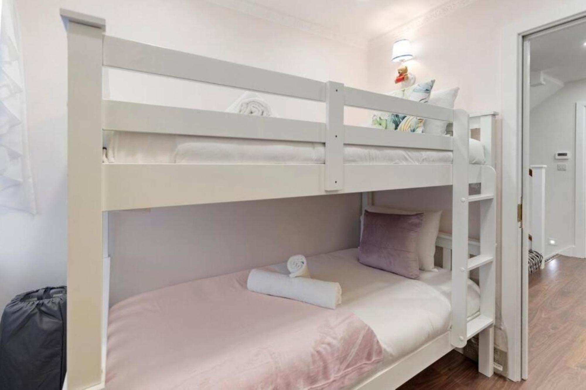 Metro Majesty 5-bedroom Gem In South Tottenham