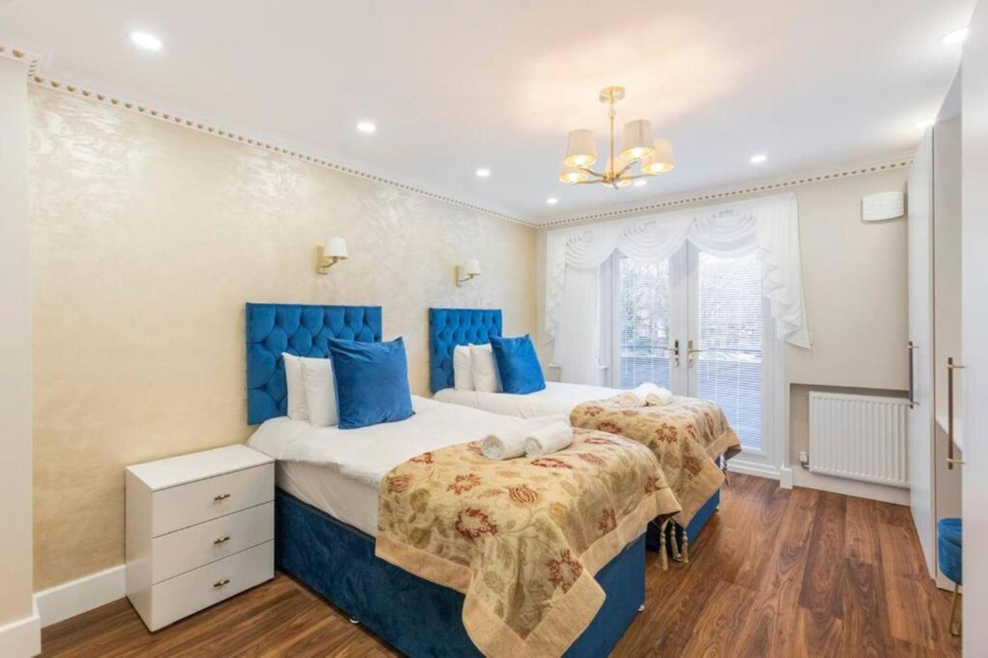 Metro Majesty 5-bedroom Gem In South Tottenham London