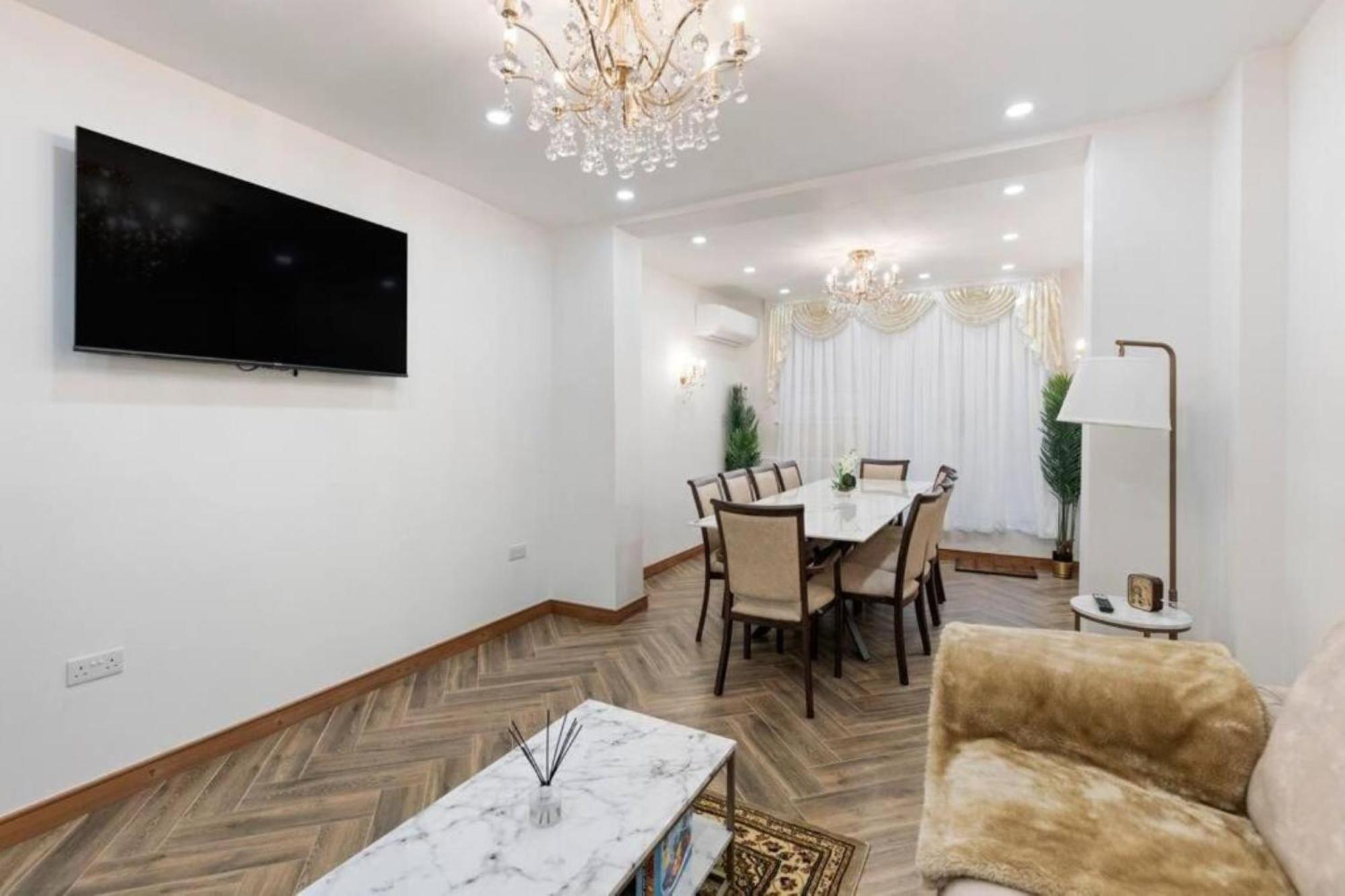 Metro Majesty 5-bedroom Gem In South Tottenham Apartment *