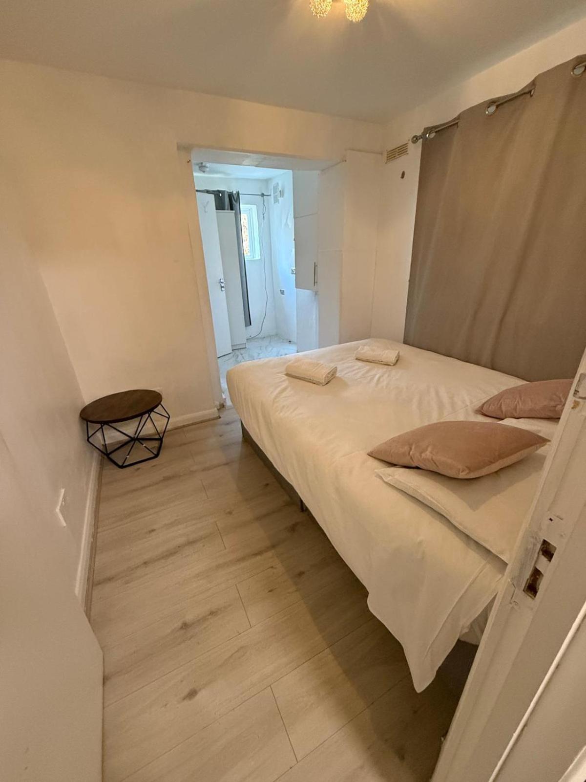 Apartment Millais Road 3 Bedroom Flat London