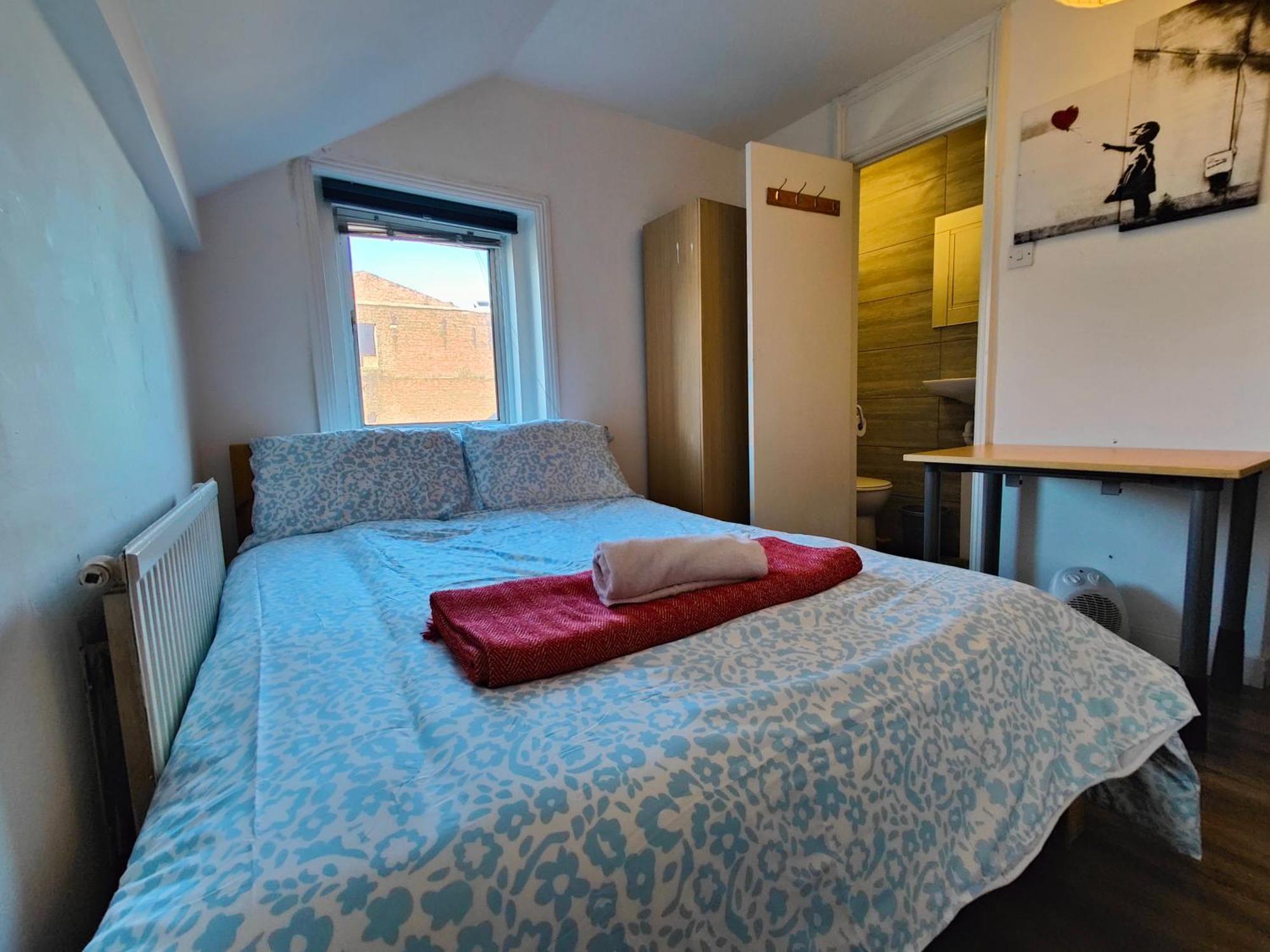 Homestay Large House In London's Trendiest Area *