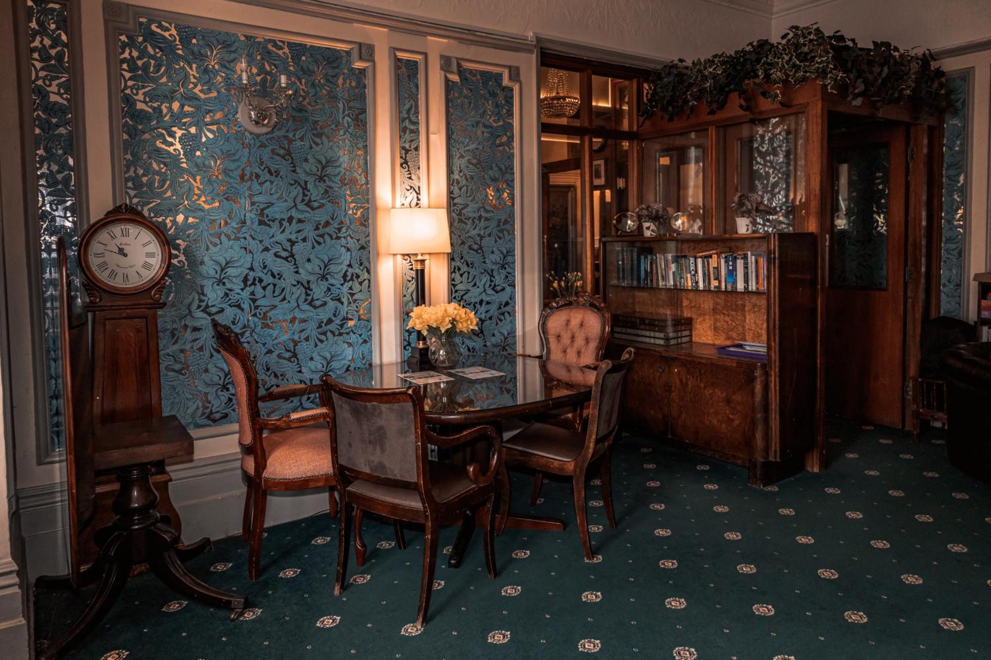 Aparthotel Visitors 2*