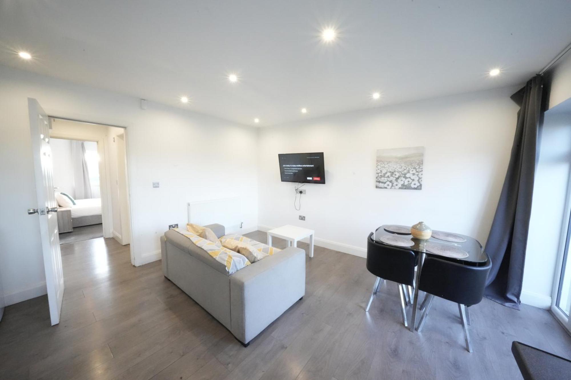 Hatton Heathrow Airport- Free Parking-free Underground To And From Heathrow Airport Hatton Cross Picture-see Fast Hatton Cross To 30min