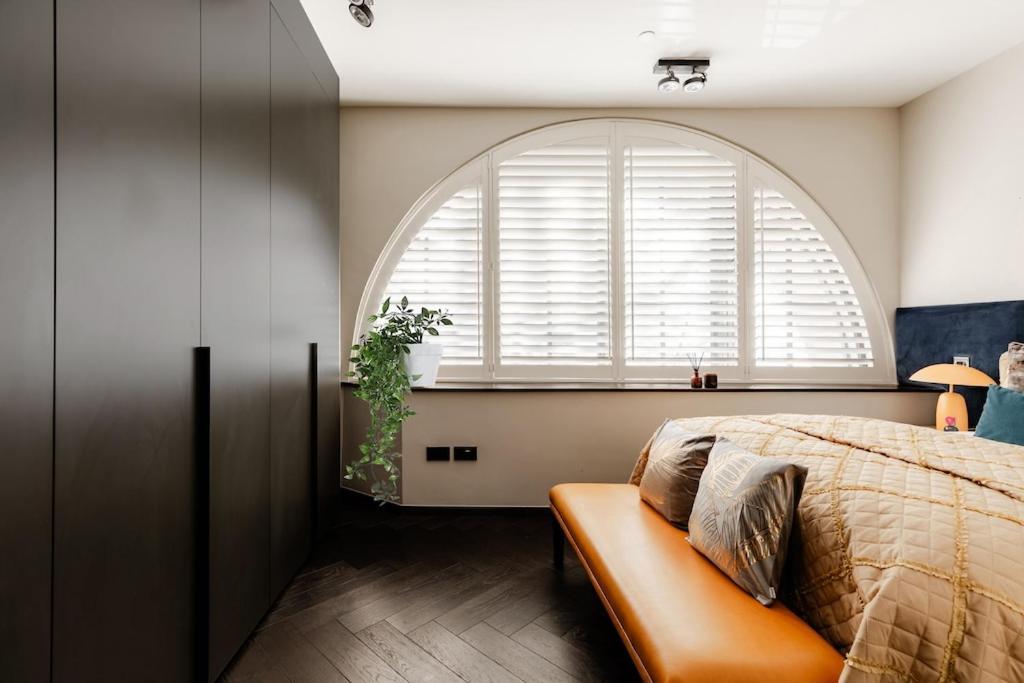 Shh! Oxford St Dream-come-true Fam Design Hot Spot Londres