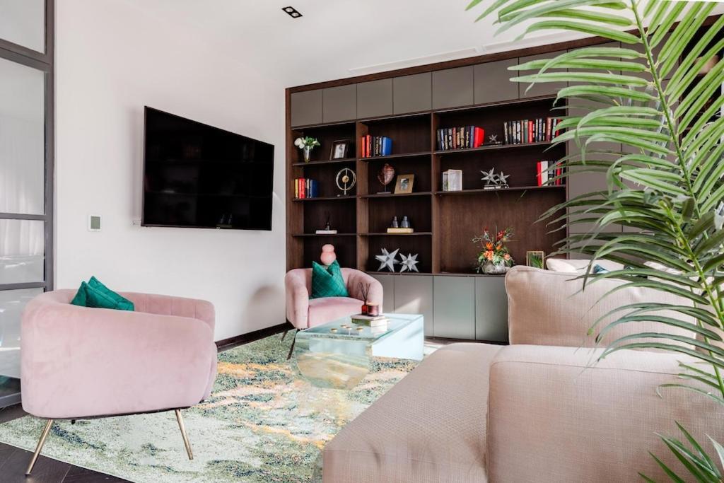 Shh! Oxford St Dream-come-true Fam Design Hot Spot Londres