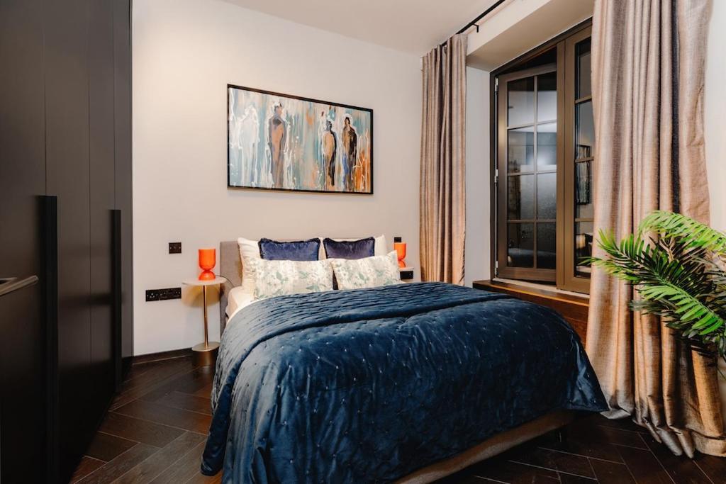 Shh! Oxford St Dream-come-true Fam Design Hot Spot Londres