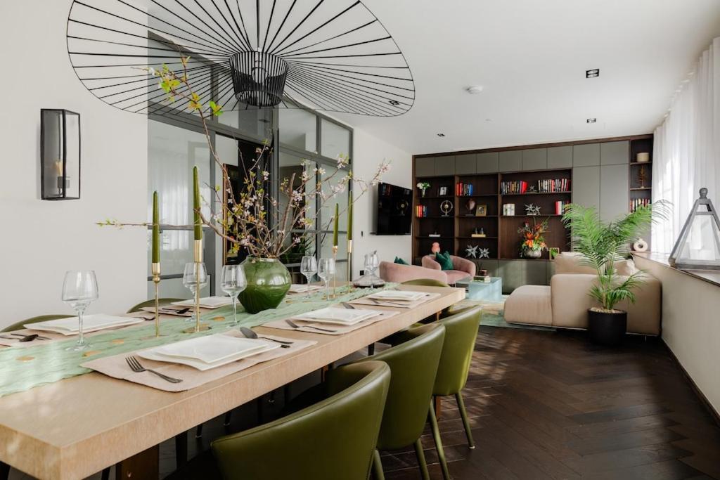 Shh! Oxford St Dream-come-true Fam Design Hot Spot Londres