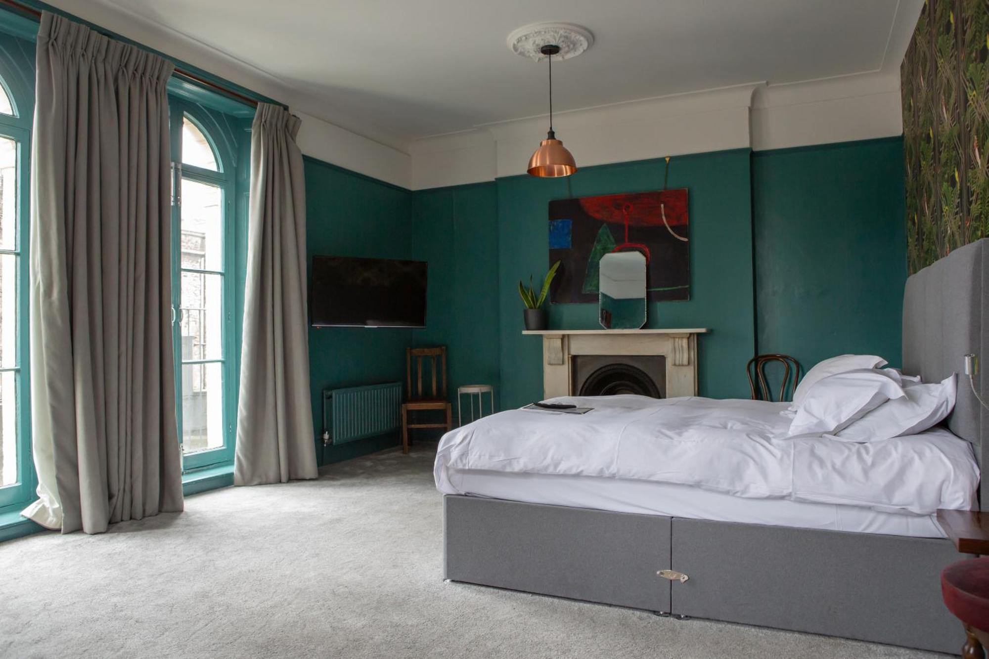 The Crown Hotel London