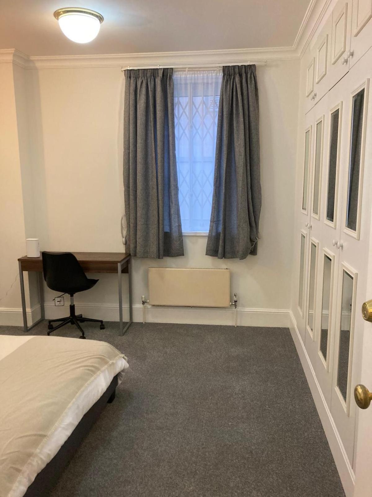 Oxford Street 2 Bed *