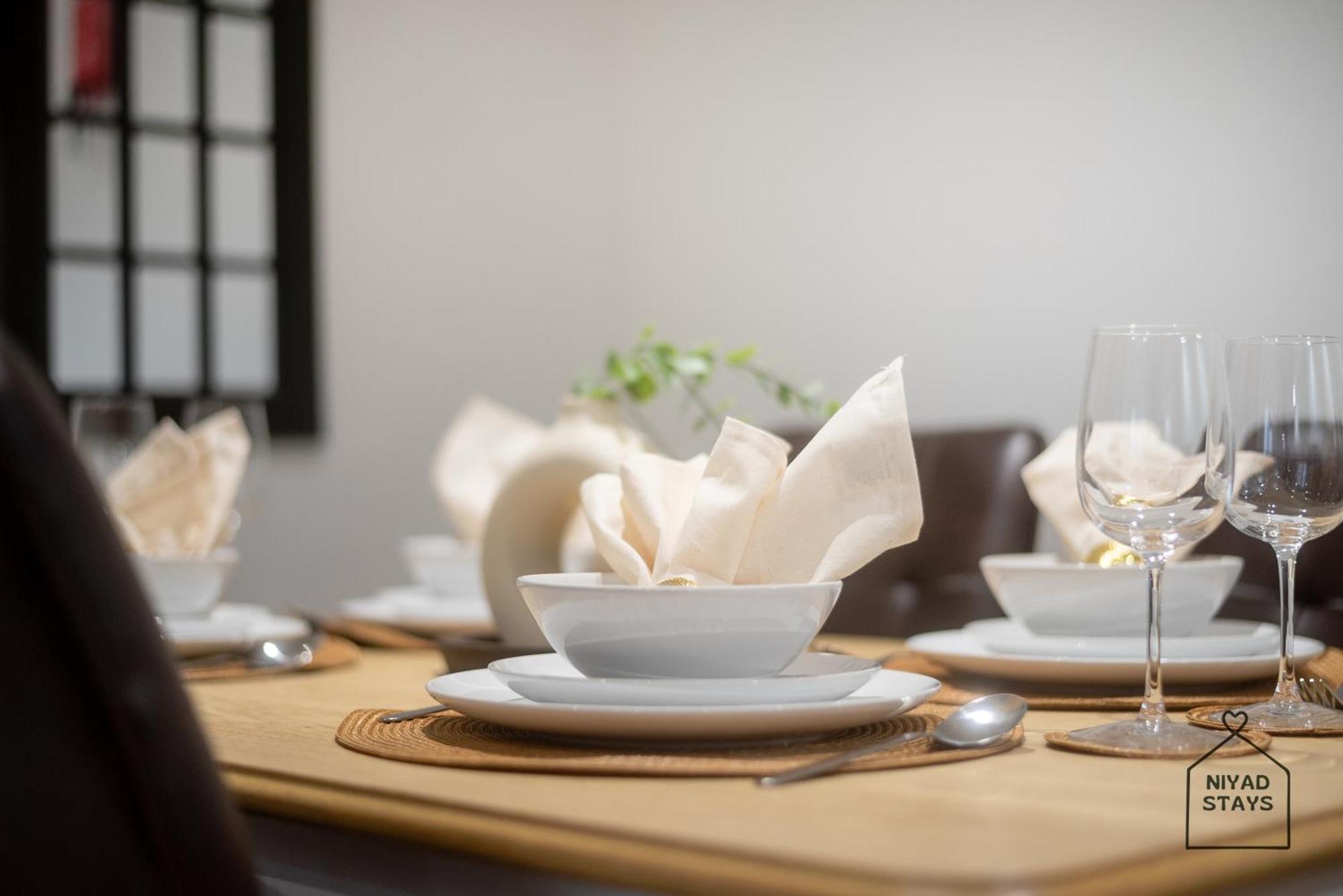 Hale Lodge, Comfy For Families And Contractors * London