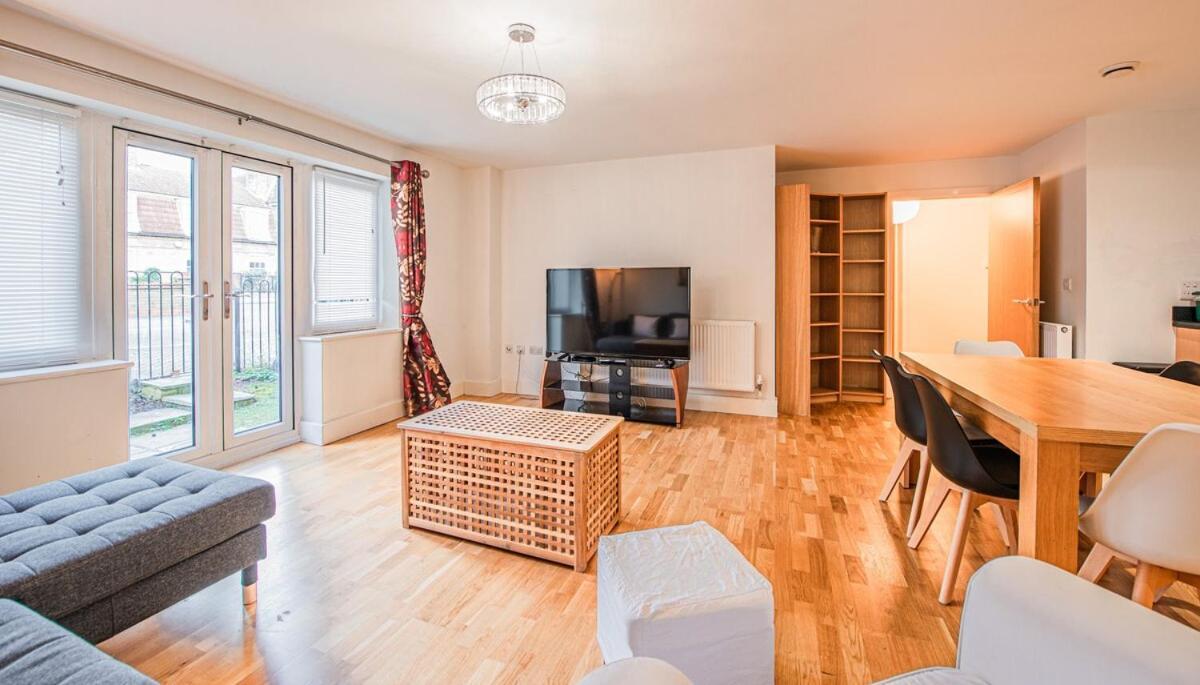 Apartment Stylish Spacious 3 Bed 5min Walk From Station
